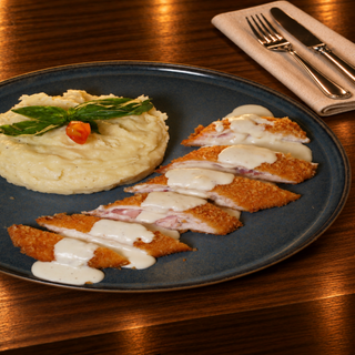  CORDON BLEU   