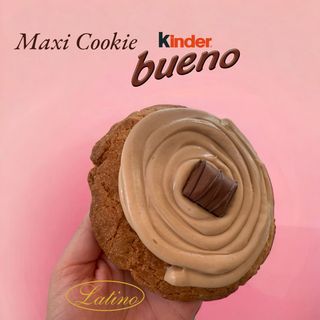 MAXI COOKIES RELLENA CON CREMA KINDER 