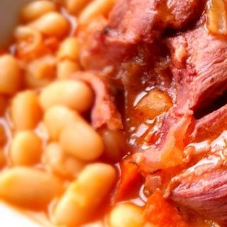 Alubias blancas con Codillo