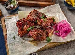 Bucăţi de miel la mangal