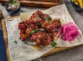 Bucăţi de miel la mangal