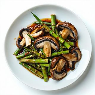 Funghi cinesi con bambù