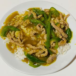 Arroz Con Ternera Y Salsa Curry