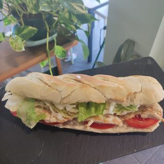 Bocadillo De Pollo (Grande)