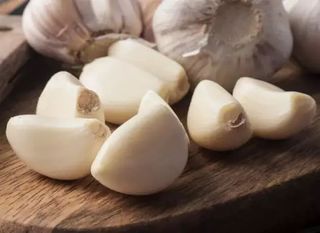 Чесън на скилидки - нарязан 