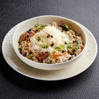 Вівсяна каша з трюфелем та яйцем пашот (350 г)