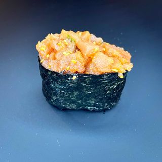 Gunkan tatar z tuńczyka