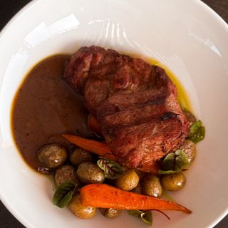 Стейк із свинини з соусом Black Pepper