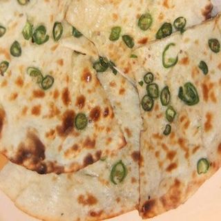 Cheese chili naan picante