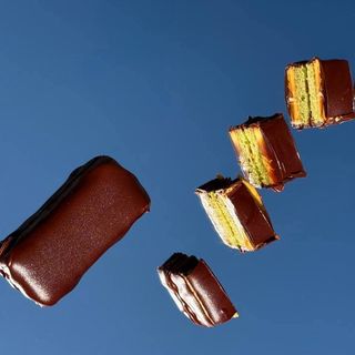 Тістечко фісташка-манго