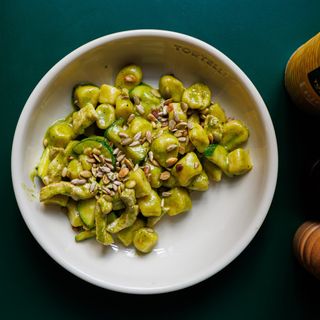 Gnocchi con pollo al pesto