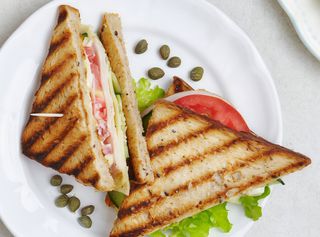 Sándwich frío vegetal de pavo