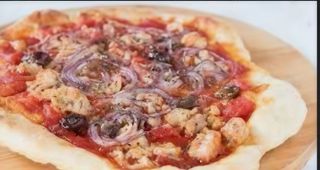 53. Pizza tonno cipolla