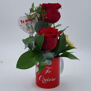 Taza "Te Quiero" con dos Rosas