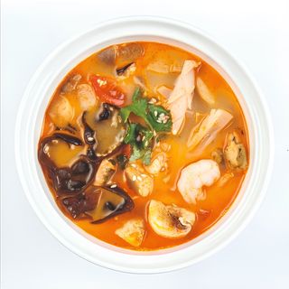 Том ям с морепродуктами