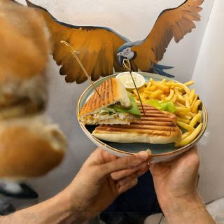 Sendvič sa hrskavom piletinom 350g