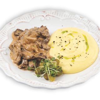 Бефстроганов с пюре 