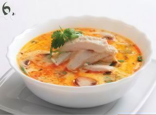 Zupa Tom Yum z kurczakiem