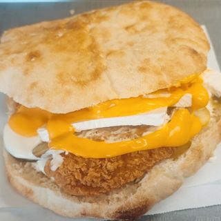 Crispy sandwech  cu telemea