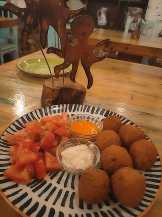 Faláfel Con Tomates Aliñados