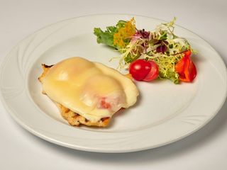 Стейк із курячого філе з сиром моцарела (150/40г)