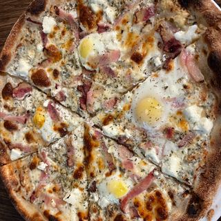 Піца Бьянка (900г) 42см