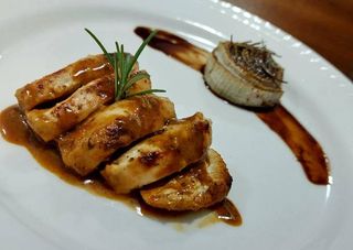 81 Tagliata di Pollo, Funghi e Bambù