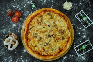 პიცა ზღვის პროდუქტებით