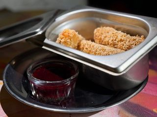 СИР ФРІ З ЯГІДНИМ СОУСОМ (130/30g)