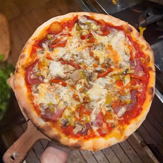 Pizza sa govedinom 500 gr