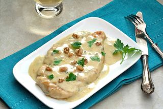 Pui cu nuci si gorgonzola