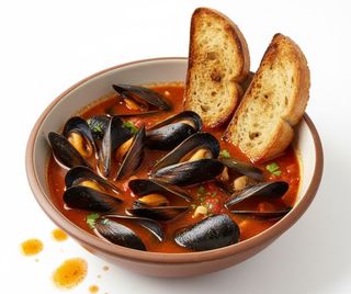 Zuppetta di cozze con pane tostato