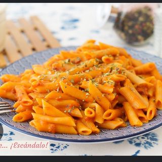 Macarrones O Espagueti Con Salsa Carbonara