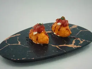 Tuna crispy rice