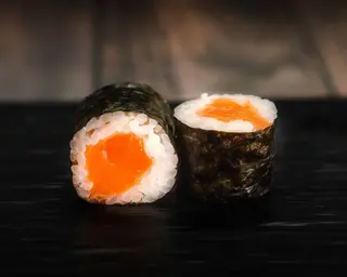Maki De Salmón (8 uds.)