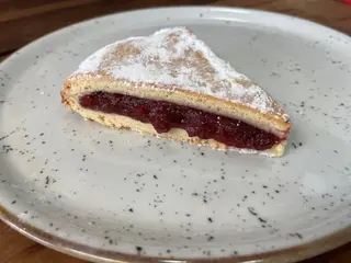 Lenja pita Višnja