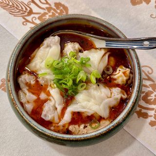 Wonton della casa con pepe di Hunan