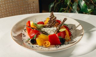 ბერძნული სალათი ფეტას მუსით