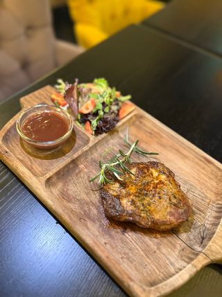 Стейк свинячий (250г)