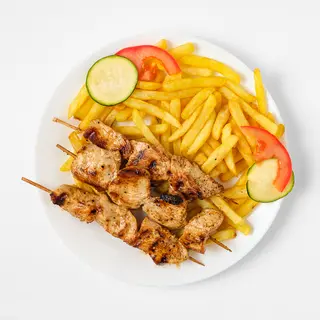 Pileći ražnjići s pomfritom