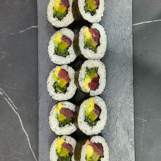 35-D Futo Atún 10 Piezas