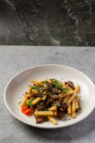 Мясо с фри (350 г)