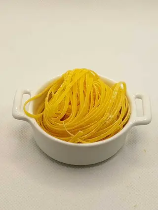 1 porzione di LINGUINE all'uovo da cucinare