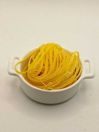 1 porzione di LINGUINE all'uovo da cucinare