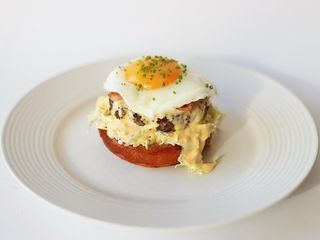 Біфштекс з яйцем (260г)