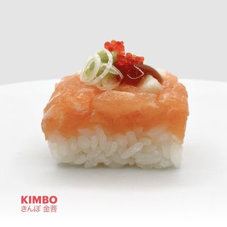 OSHISUSHI CON TARTAR DE SALMÓN - 6 uds