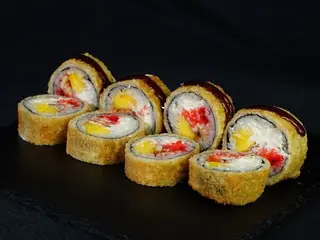 Roll w tempurze z węgorzem i mango (8szt) (350g)