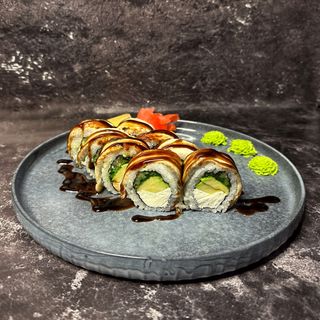 Рол з вугрем, авокадо і чукою (370г)