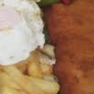CACHOPO DE JAMON, QUESO Y HUEVOS FRITOS