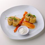 Блин с мясом  сочной говядины и овощной сальсой
